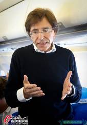 高清:比利时总统飞巴西看球【1】-图库-手机搜