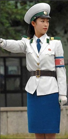 平壤<em>时尚女性</em>:<em>短裙</em>已普遍 超<em>短裙</em>开始流行(图)