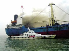 惠兴公司拖轮船队,广州港拖轮公司调派消防船舶前往 