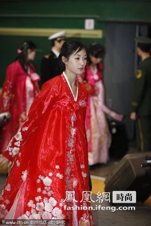 朝鲜演员在丹东边境 抓拍美丽瞬间(组图)