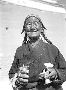 阿妈的酥油灯图片_阿妈的酥油灯图片大全_社