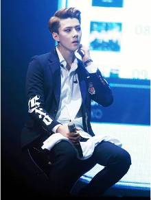 EXO老幺 吴世勋  迎来 成人礼 (组图)-新闻频道-手