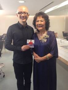 平安遇《我爱你中国》原唱 望80岁还能唱歌