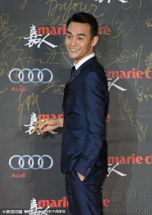 王凯靳东红毯 人气 高  刘亦菲 张雨绮斗艳-新闻频