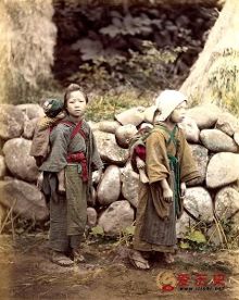 百年前上色照片中尚未文明开化的日本