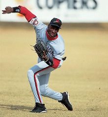 乔丹大手为何抓不到棒球?从乔丹打棒球的态度