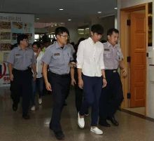 娱乐圈里花式洗白哪家强,<em>婊子</em>变<em>处女</em>,嫖客变暖