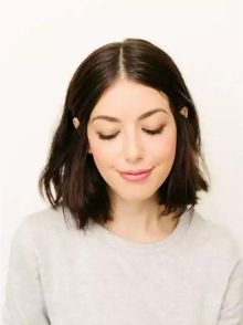 <em>2015发型流行长度</em>,梢及锁骨,短发以上,长发未满