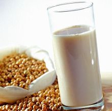 震惊!这样喝<em>豆浆</em>能<em>让头发</em>好10倍,你肯定不想错