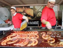 中国人眼中的匈牙利饮食:大口吃肉,大碗喝酒!