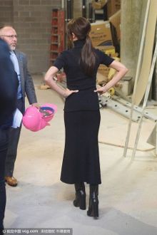  贝嫂香港开店 用简体字 港网友:用简体字就别来