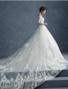 咬著唇边 穿起婚纱上路 余生请你指教