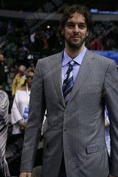 图文:[nba]加索尔兄弟闪耀全明星 加索尔西服革履
