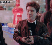 《我是歌手》第八位竞演"女选手"——奇葩张大大