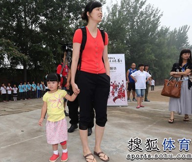高级黑:姚明女儿3岁高过四娘