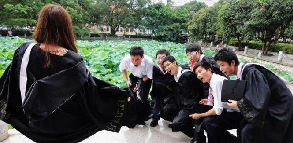神吐槽:励志!屌丝成西甲股东
