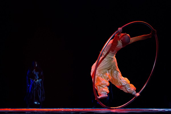 舞台秀《太极图》首演 冯小刚李玉刚现身观众席