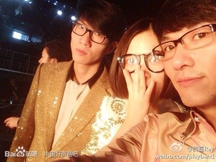 中国好声音庆功宴非主流照片曝光:李琦吹喇叭