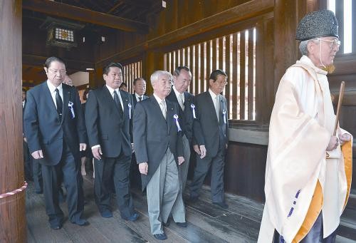 近年来那些参拜靖国神社的日本政客们 组图