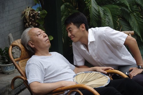 《正阳门下》结"师徒情 朱亚文戏外拜师倪大红(组图)