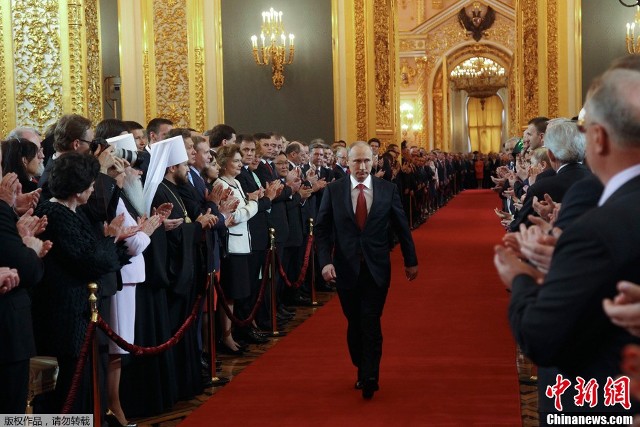 普京宣誓就职俄罗斯总统 贝卢斯科尼现身祝贺(组图)
