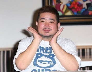 日本素人拓也哥亮相康熙:送小s情趣用品(组图)内衣秀最大国际的情趣图片