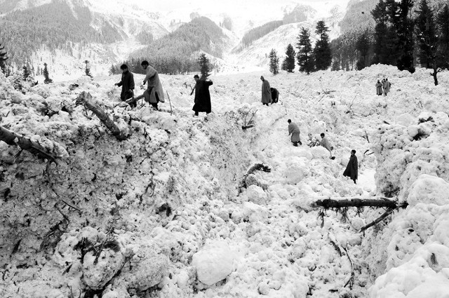 印控克什米尔发生雪崩 16名士兵遇难(图)