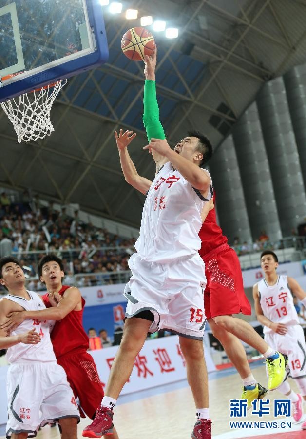 当日,在辽宁沈阳进行的第12届全运会男子篮球成年组半决赛中,辽宁队以