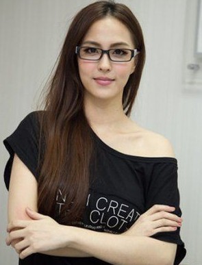 台女星性感照遭壮阳药广告盗用 自嘲:持久点呗