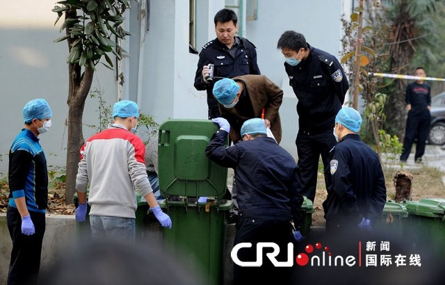 蜀山新村小区发生碎尸案,一名捡垃圾的人员在小区垃圾桶发现女性尸块