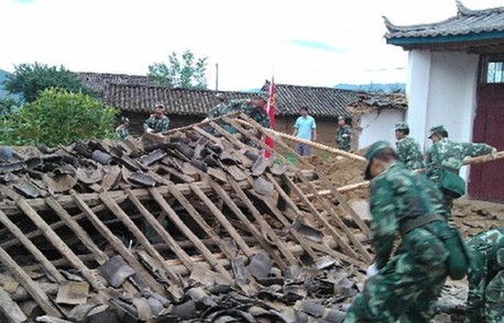 云南四川交界地震:云南向宁蒗下拨1500万救灾资金(组图)