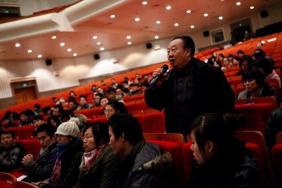 见面会 观众谈观影感受 12月5日,由丑丑自编自导的电影《云上太阳》在