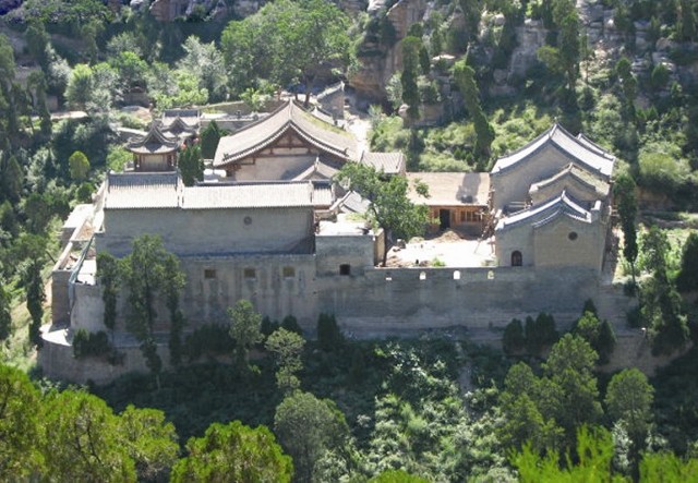 新闻 正文  安国寺原名"安吉寺",位于我省吕梁市离石城西7公里的乌