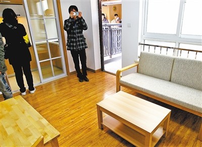 上海现居住人口有多少_北流隆盛镇有多少人口