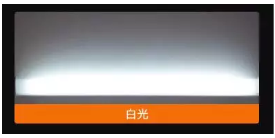 冷白光色温t8灯管色明亮,广泛应用于超市,卖场,商场,地铁站等场景中.