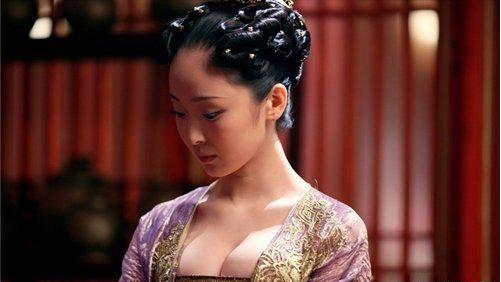 几度春风之后,何皇后怀孕生下了皇子刘辩.