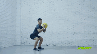 药球— 功能最多样化的运动器械