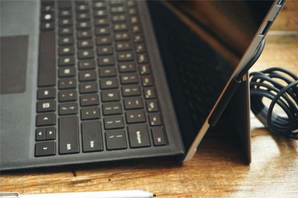 谁逐鹿中原?联想miix5pk微软surfacepro4塑料袋教程ps图片
