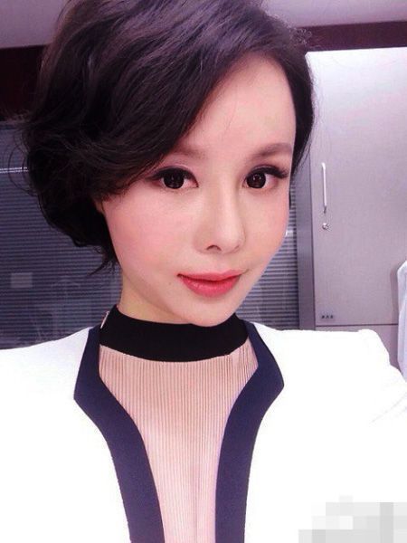 央视体育20位女主播都开始走性感路线,身材火辣!