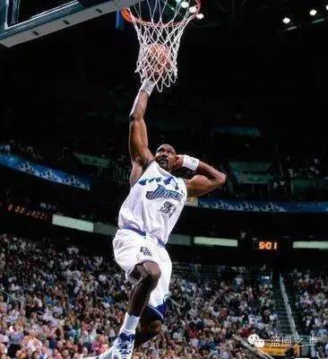 盘点nba的庆祝动作,聆听居然不是艾弗森的专属,第一成为传说