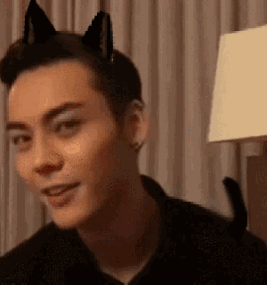 陈伟霆鹿晗全坐不住了 这是一个换发型的季节