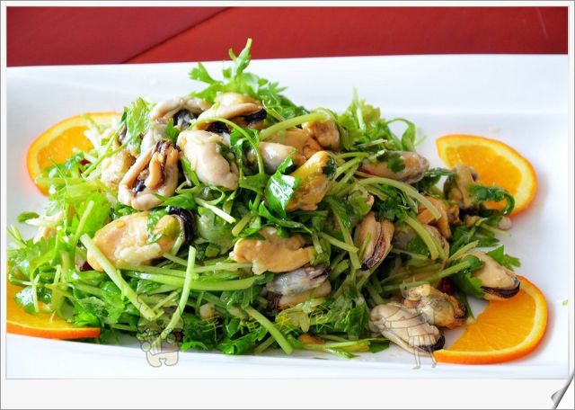开胃解腻小拌菜:小芹菜拌海虹