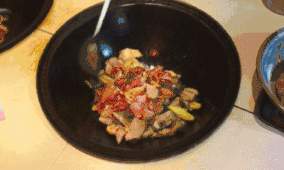 老东北柴火地锅鸡:烧柴火,点灶坑,我们炖锅肉!-美食