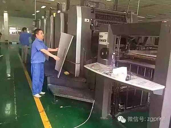 印刷厂老总_印刷厂车间图片(3)