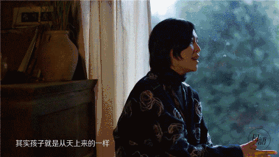 她立马做出惊喜的表情:儿子你好棒,天天都能主动要求自己上厕所喔!