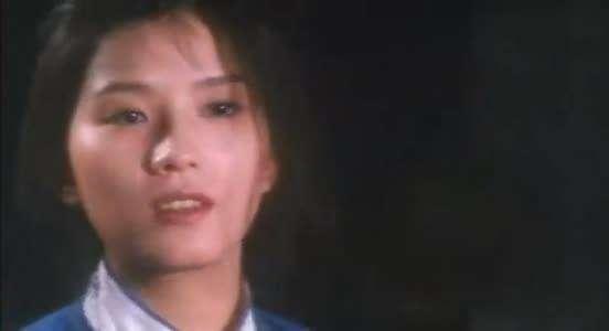 美貌不输青霞,连金城武都与她配戏,如今50仍单身