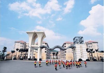 东莞技校排名_东莞厚街技校女生图片(3)