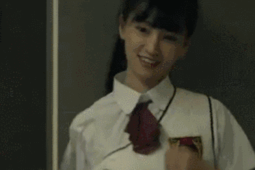 搞笑gif图:有点尴尬了,小子等着跪搓衣板吧!