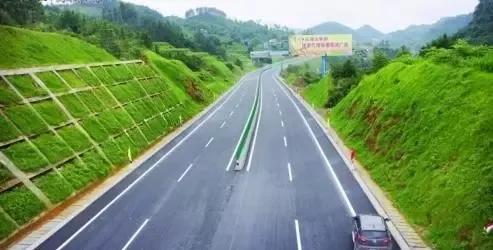 伴随遵绥高速的开工建设,绥阳无高速公路的历史将打破,今后无需再借道