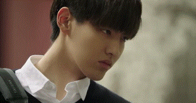 是.他在片中的表演方法是:我是吴亦凡,我是不是很美!